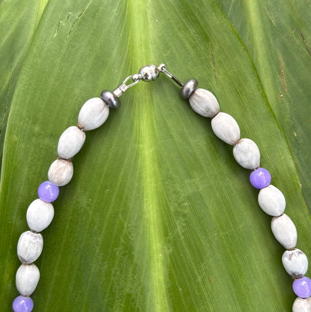 Freshwater pearls, purple taro glass