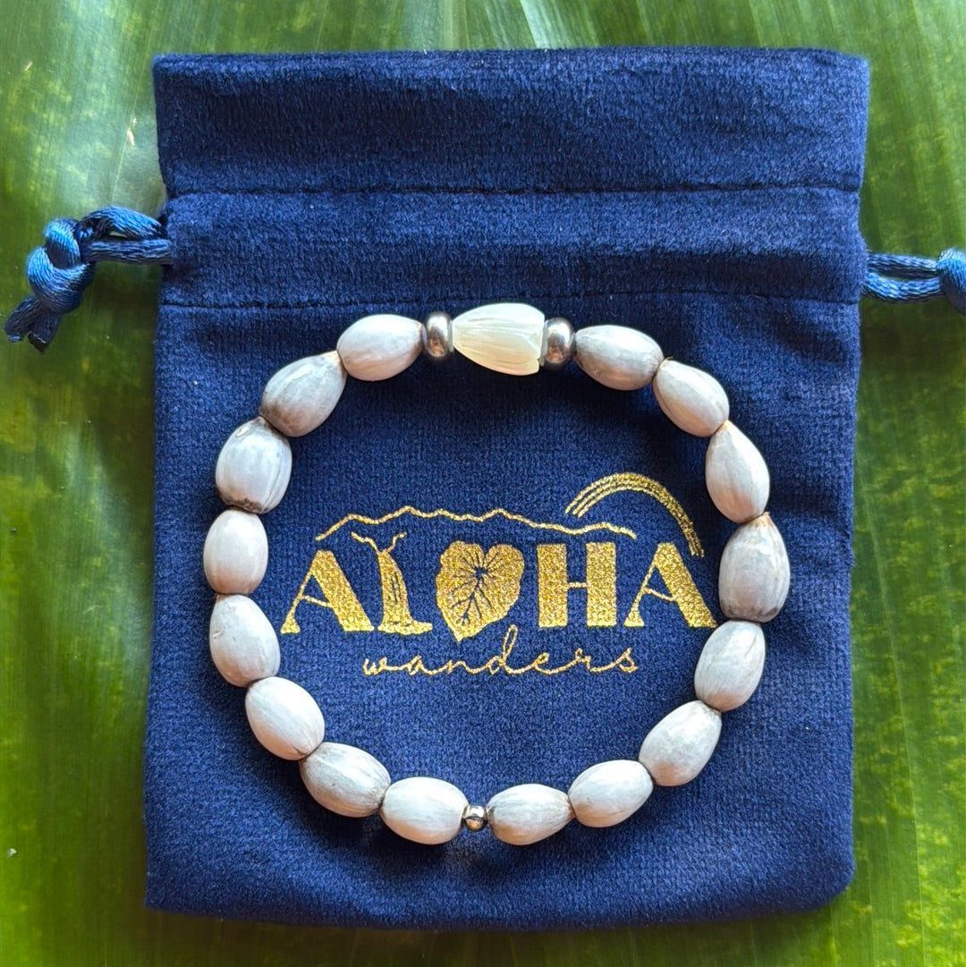Job’s tears seeds, Pikake flower, freshwater pearls, 6-6.5in stretchy bracelet