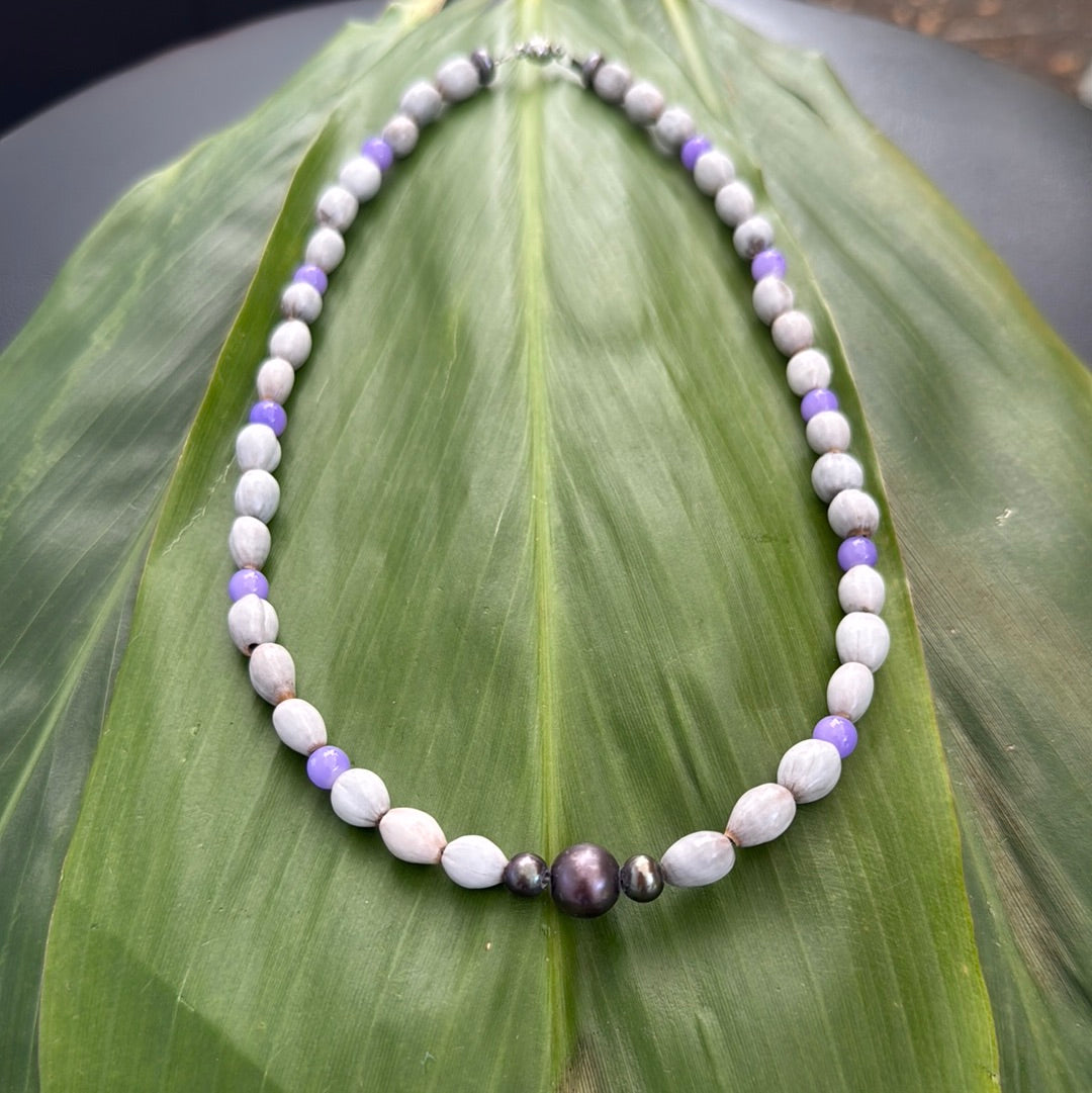 Freshwater pearls, purple taro glass