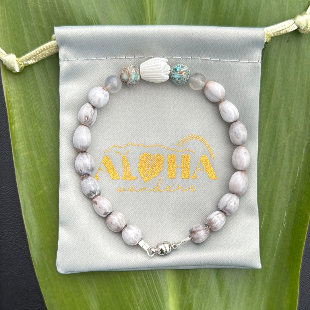 Pikake, blue Jasper, labradorite