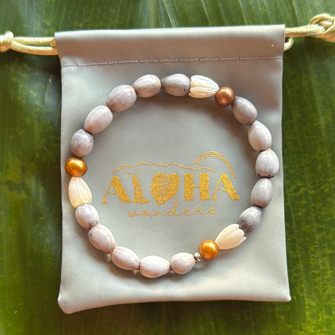 Job’s tears seeds, freshwater Champaign pearls, Pikake flowers, 8-8.5 stretchy bracelet